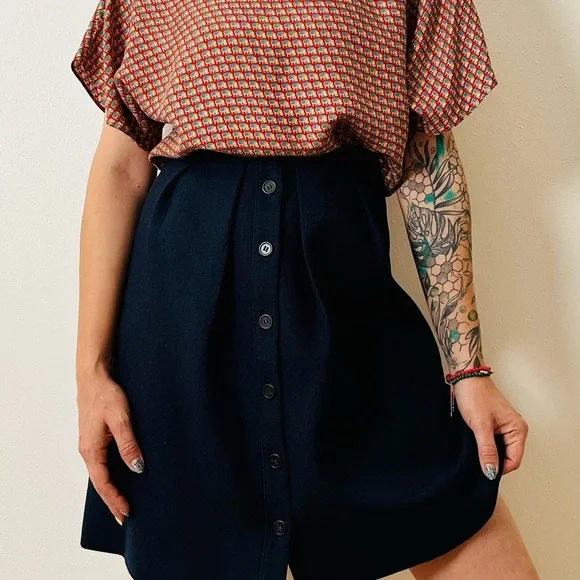 J. Crew flair button down navy skirt 100% wool - Picture 5 of 8